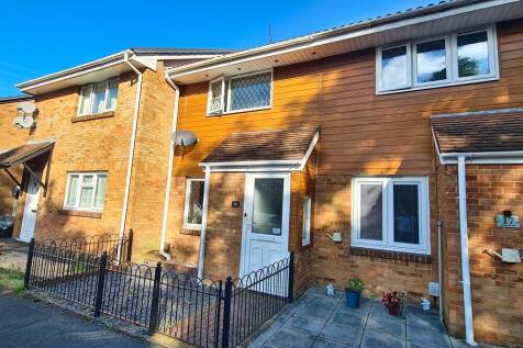 Copperfields, Totton SO40 2 bed terraced house for sale