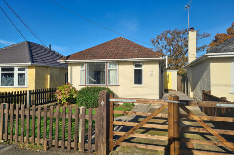 2 bedroom detached bungalow for sale