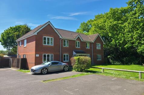 Hawkers Close, Totton SO40 1 bed ground floor flat for sale