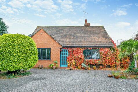 3 bedroom detached bungalow for sale