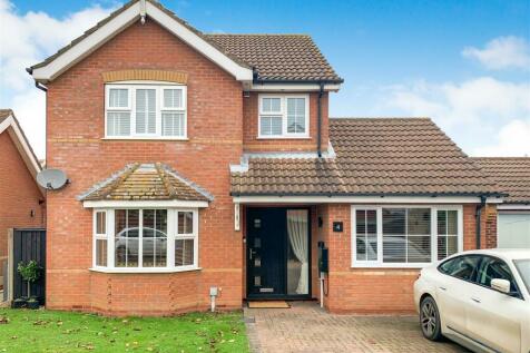 4 bedroom detached house for sale