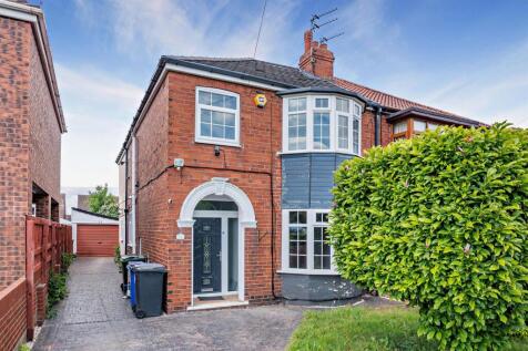 4 bedroom semi-detached house for sale