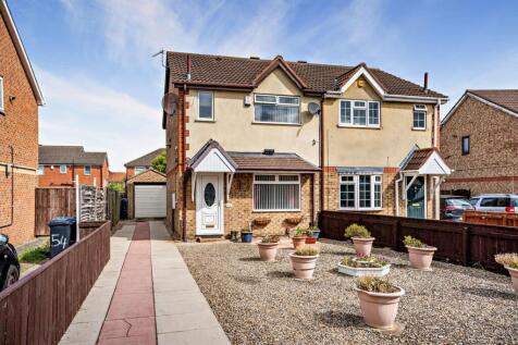 3 bedroom semi-detached house for sale