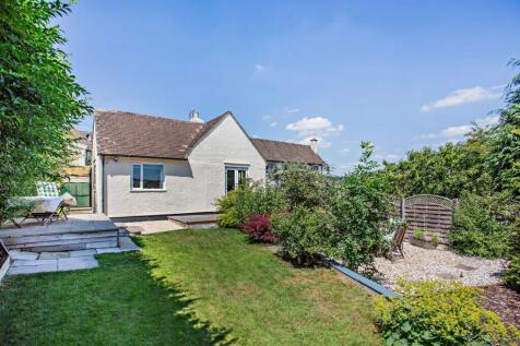 2 bedroom detached bungalow for sale