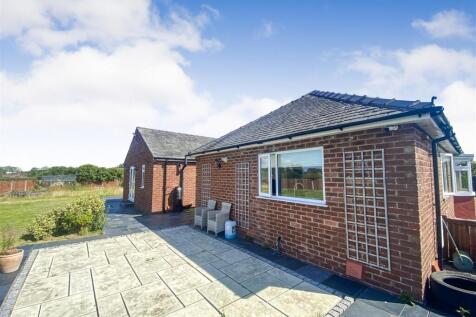 4 bedroom detached bungalow for sale