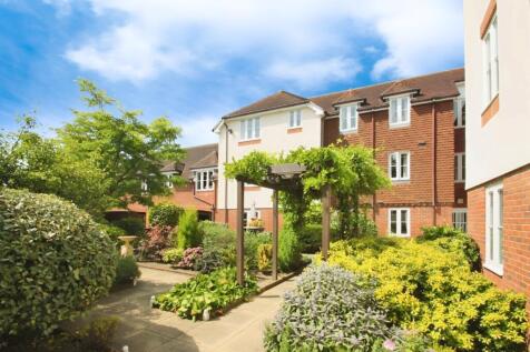 Pegasus Court, High Street... 1 bed apartment for sale