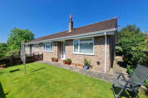 2 bedroom semi-detached bungalow for sale