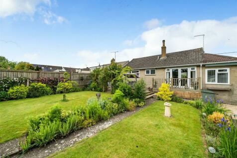 2 bedroom detached bungalow for sale