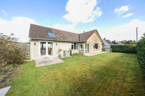 3 bedroom detached bungalow for sale