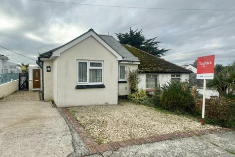 3 bedroom semi-detached bungalow for sale