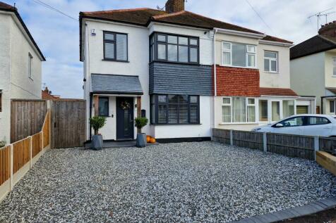 3 bedroom semi-detached house for sale