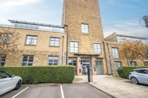 Pollards Close, Rochford SS4 1 bed flat for sale