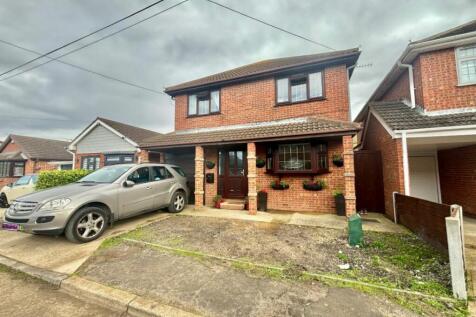 Bommel Avenue, Canvey Island 4 bed detached house for sale