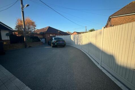 Zider Pass, Canvey Island 4 bed bungalow for sale