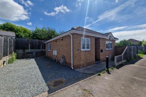 High Road, Benfleet 1 bed bungalow for sale