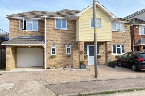 Chapman Road, Canvey Island 4 bed detached house for sale