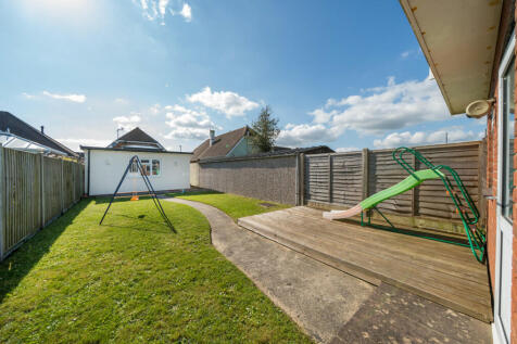 Lincoln Avenue, Rose Green, Bognor Regis 3 bed detached house for sale