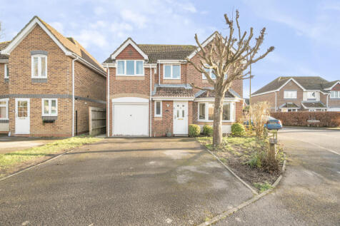 Churchwood Drive, Tangmere, Chichester 4 bed detached house for sale