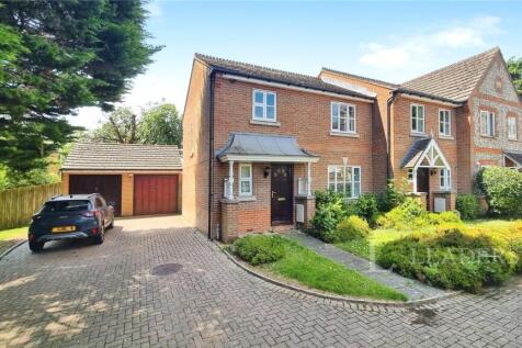 King George Gardens, Chichester, West... 3 bed semi