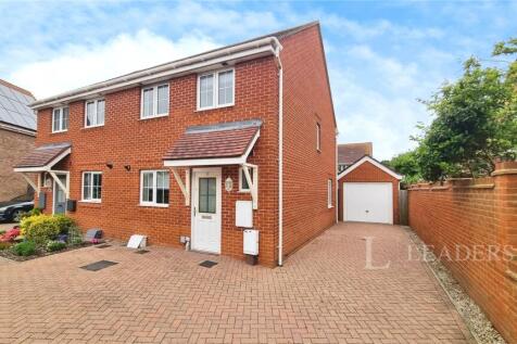 3 bedroom semi-detached house for sale