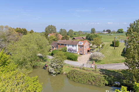 5 bedroom semi-detached house for sale