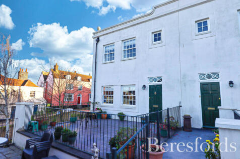 Hill House Park, Maldon, CM9 2 bed end of terrace house for sale