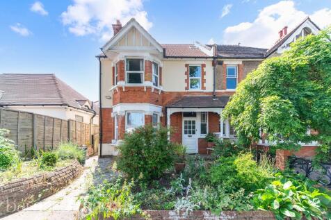 6 bedroom semi-detached house for sale