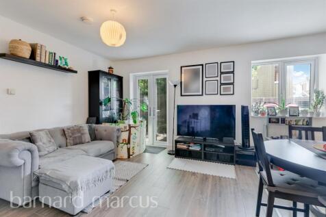 2 bedroom maisonette for sale
