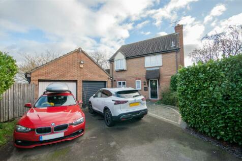 4 bedroom detached house for sale