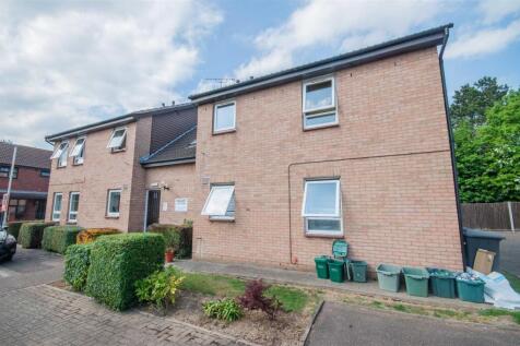 Mearns Place, Chelmer Village... Studio for sale