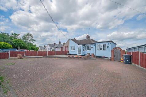 Storms Way, Chelmer Village, Chelmsford 2 bed bungalow for sale