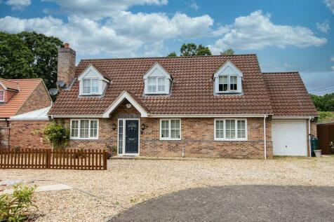 5 bedroom detached bungalow for sale