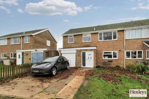 4 bedroom semi-detached house for sale