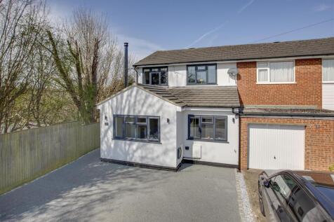 Snowdrop Way, Widmer End HP15 3 bed semi