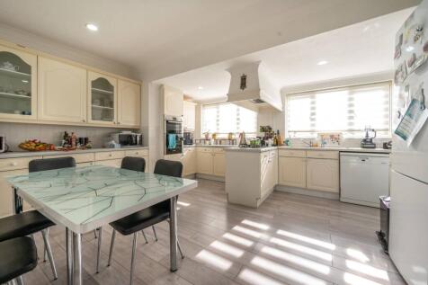 Southcote Road, Walthamstow, London, E17 3 bed semi