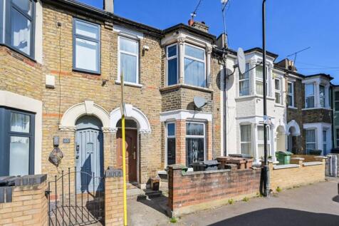 Hartington Road, Walthamstow, London... 2 bed house for sale