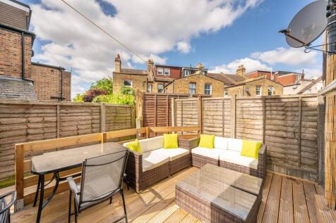 Springfield Road, Chingford, London, E4 1 bed flat for sale
