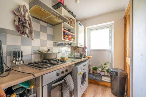 Pearcroft Road, Leyton, London, E11 1 bed flat for sale
