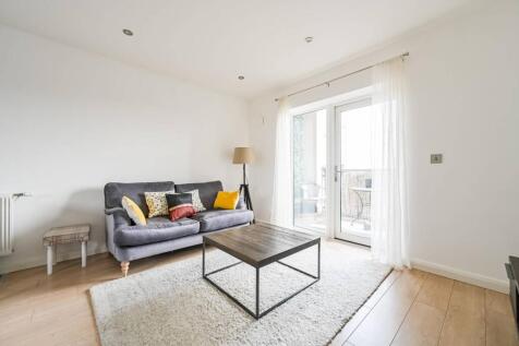 Thornbury Way, Walthamstow, London, E17 1 bed flat for sale