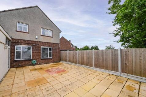 Butlers Drive, Epping Forest, London, E4 3 bed detached house for sale