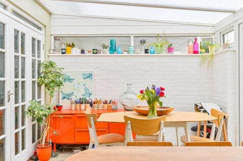4 bedroom terraced house for sale