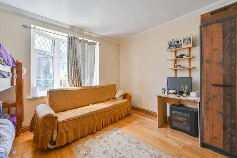 Pontefract Road, Downham, Bromley, BR1 2 bed terraced house for sale