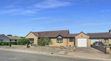 West Street, Cambridge CB24 2 bed detached bungalow for sale