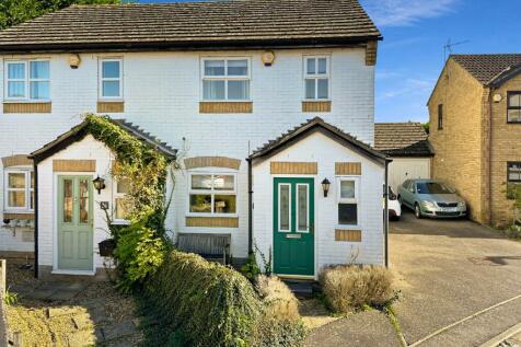 2 bedroom semi-detached house for sale