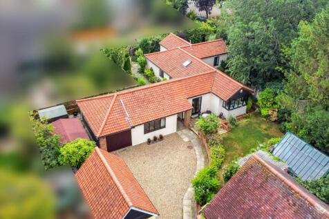 Duxford, Cambridge CB22 4 bed detached bungalow for sale