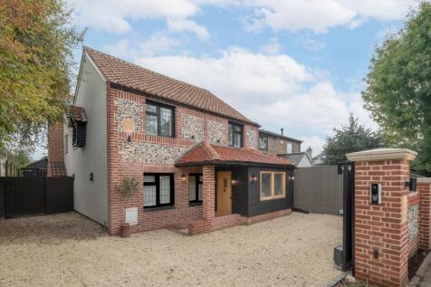 5 bedroom detached house for sale