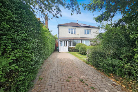 2 bedroom semi-detached house for sale