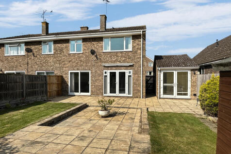 4 bedroom semi-detached house for sale
