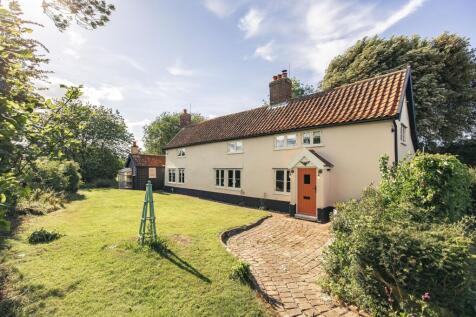 Beautifully Renovated Cottage in... 3 bed cottage for sale