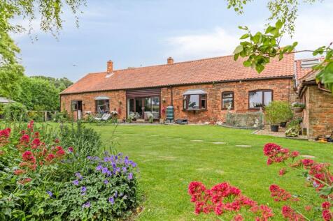 Freethorpe 6 bed barn conversion for sale